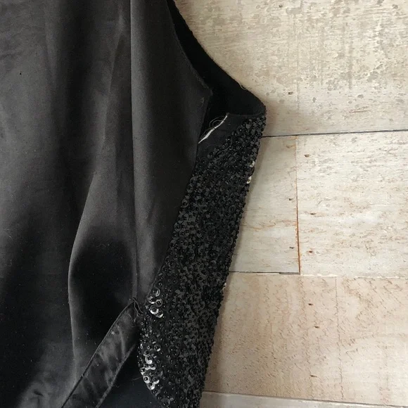 Stunning Sequin Musical Note Vest - Black and Silver - Picture 14 of 14